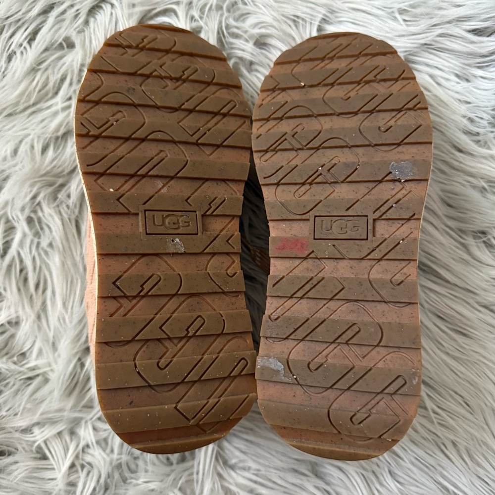 UGG Marin Lace Logo Sneaker Size 7 - Picture 10 of 11
